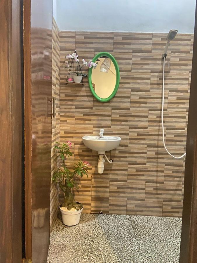 Kuwera Homestay Batununggul Εξωτερικό φωτογραφία